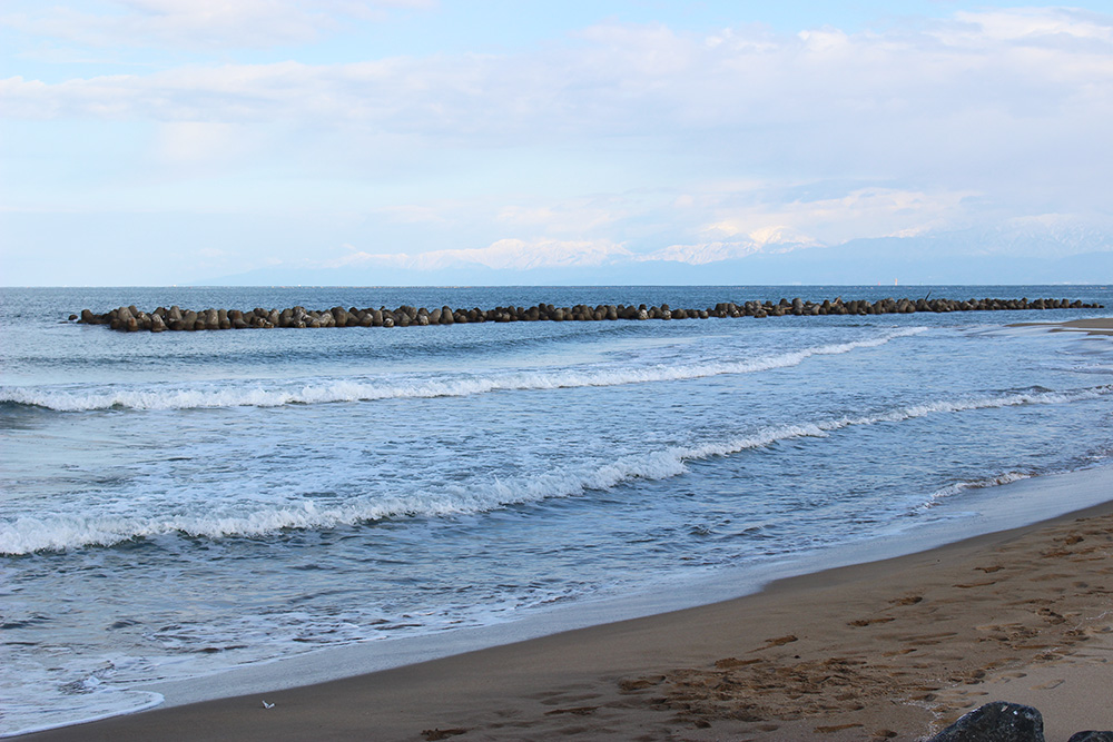 新年、今年1回目の雨晴海岸に出かけました