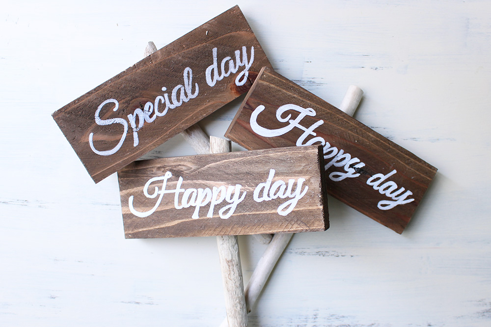 【商品のこと】余った板でミニ看板作ってみました