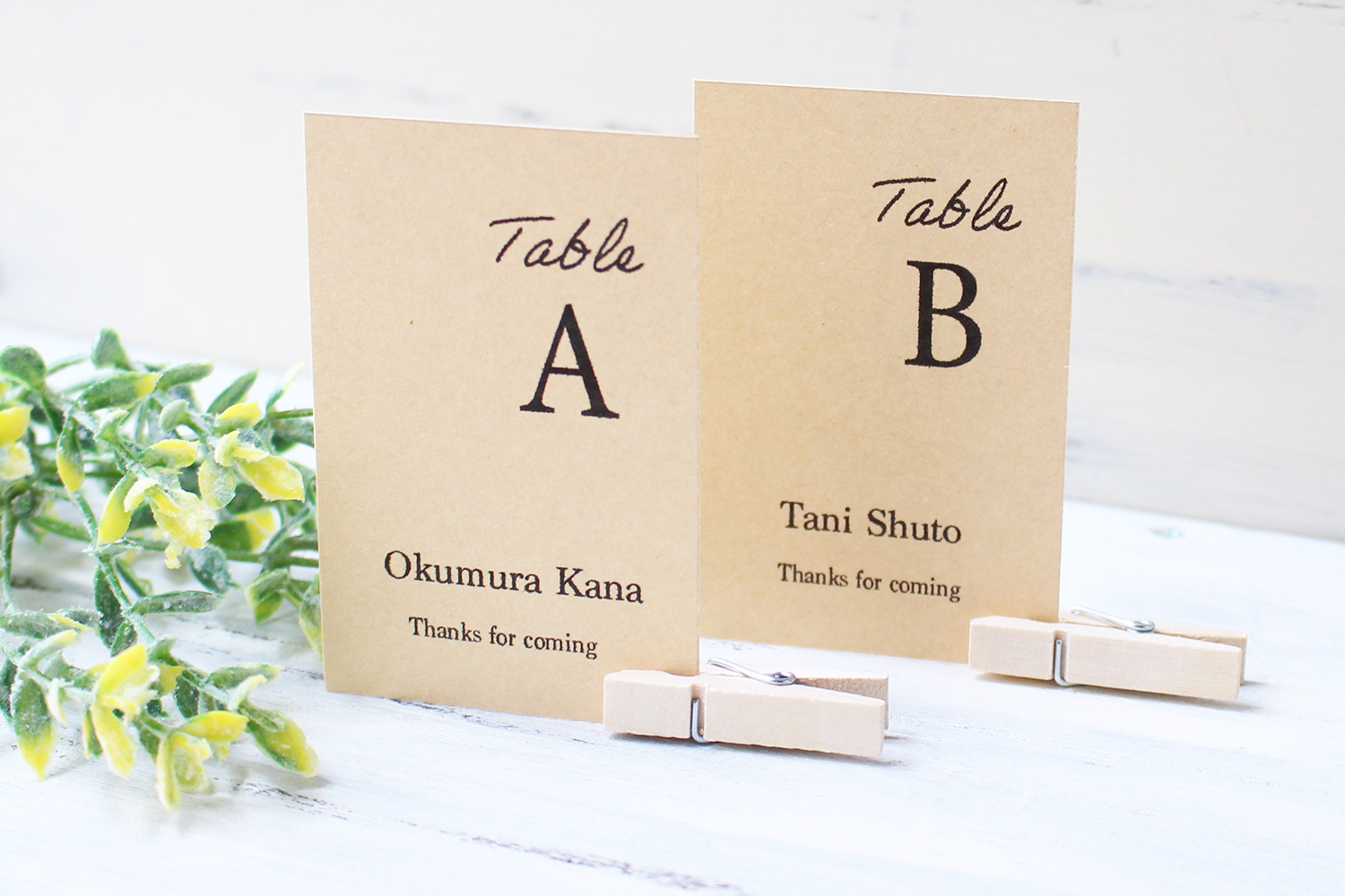 【商品のこと】お花を添えて華やかに。エスコートカード