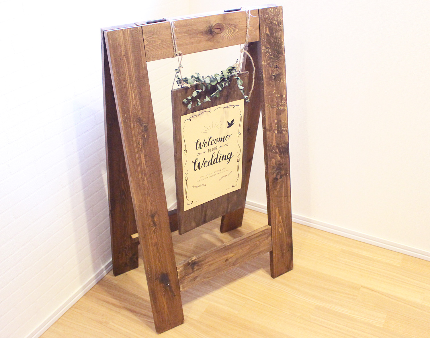 【ブライダルのこと】新しいウェルカムボードの飾り方、スタンドつき